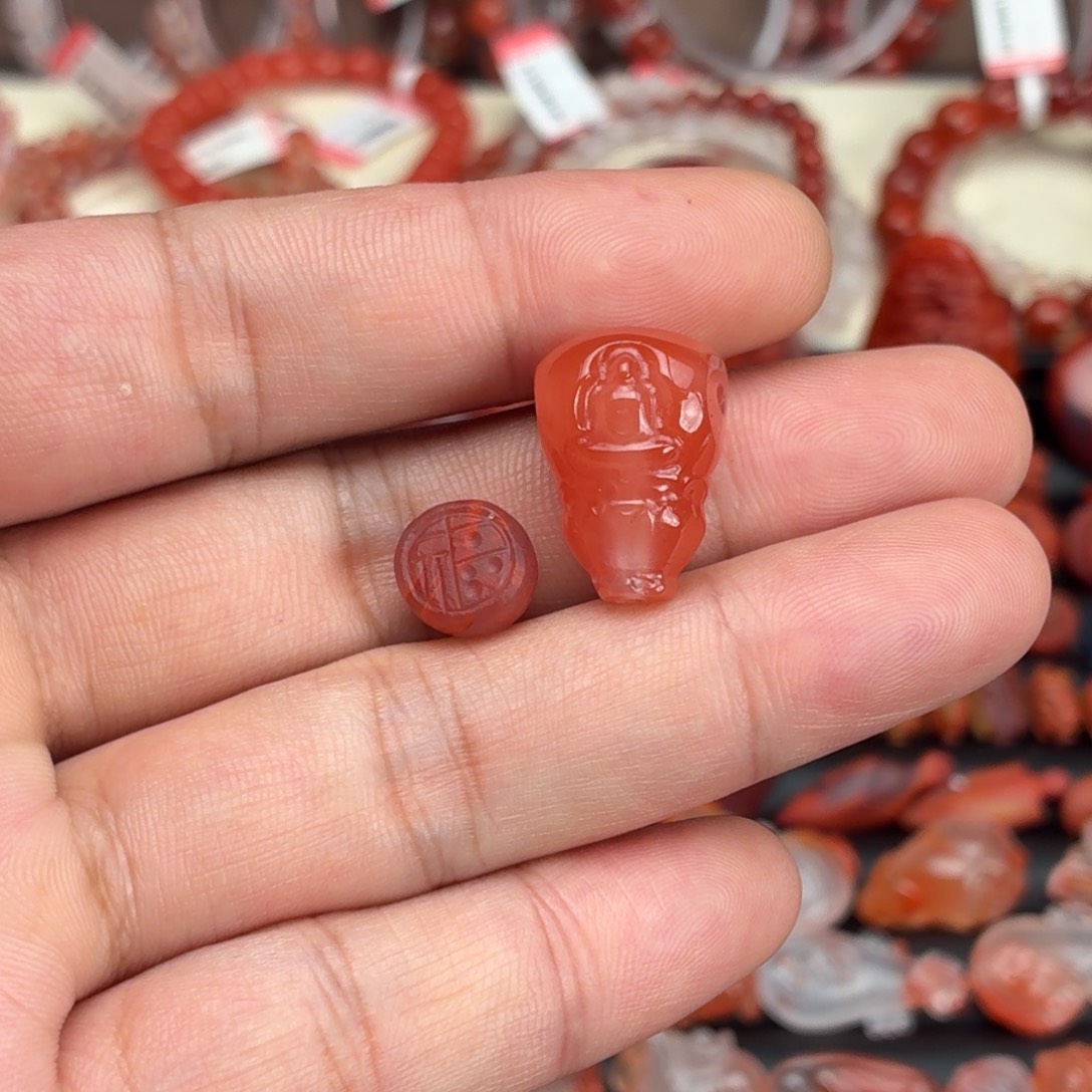 高***斌南红玛瑙未镶嵌颈饰两颗