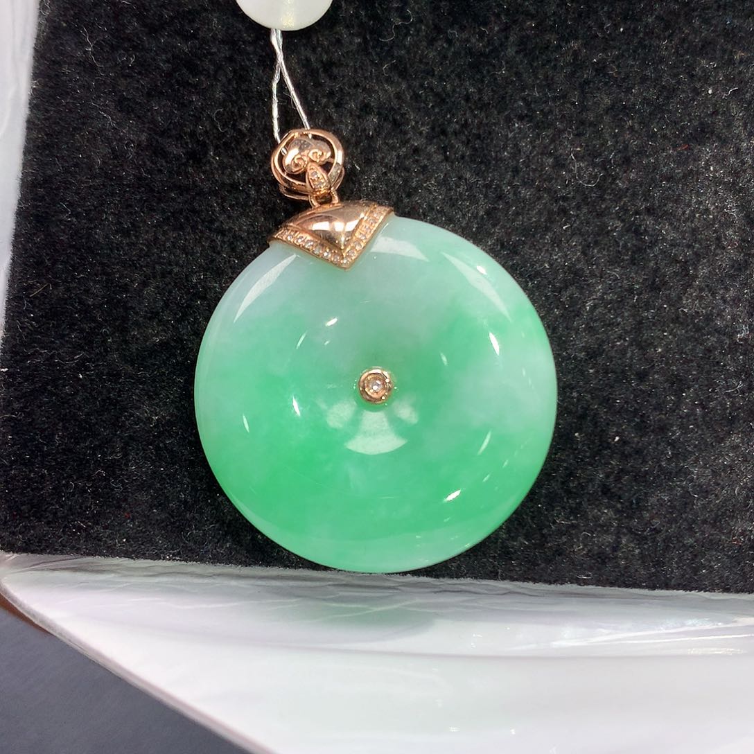 翡翠吊坠(赠链)18K金镶嵌