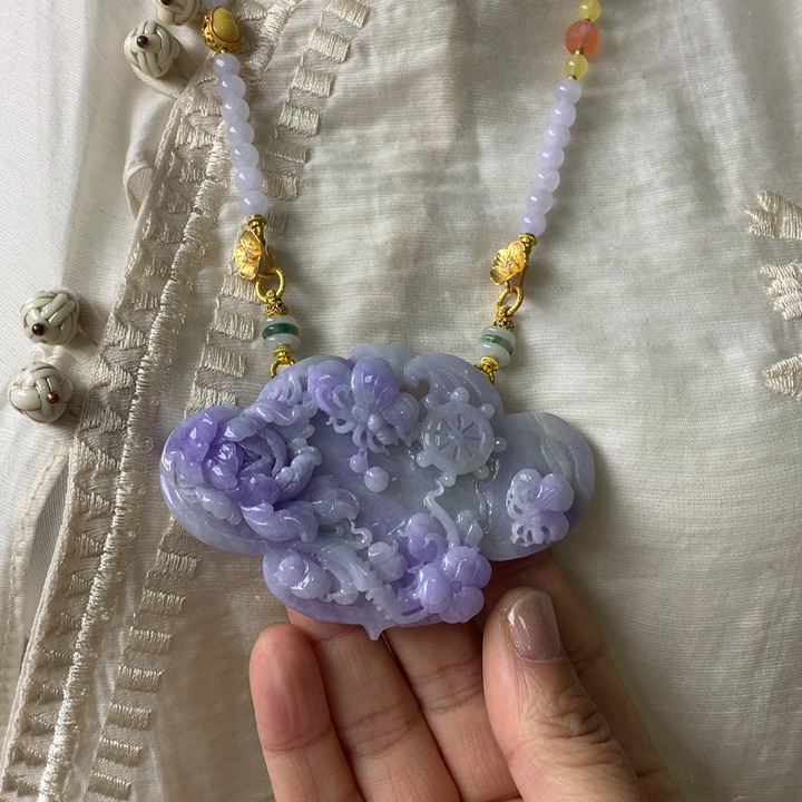 翡翠吊坠(赠链)未镶嵌