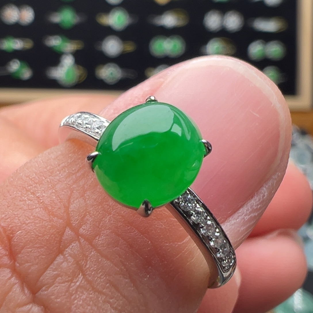 翡翠18K金镶嵌戒指蛋面7.8