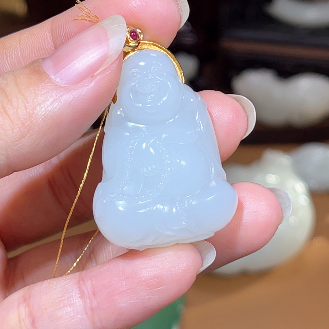 和田玉颈饰未镶嵌铿**瑰