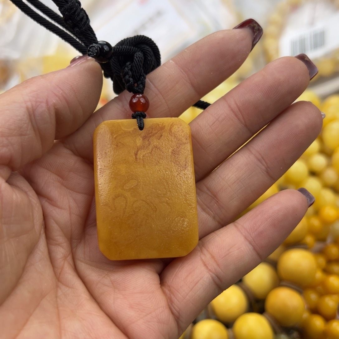 琥珀珠宝奇石未镶嵌