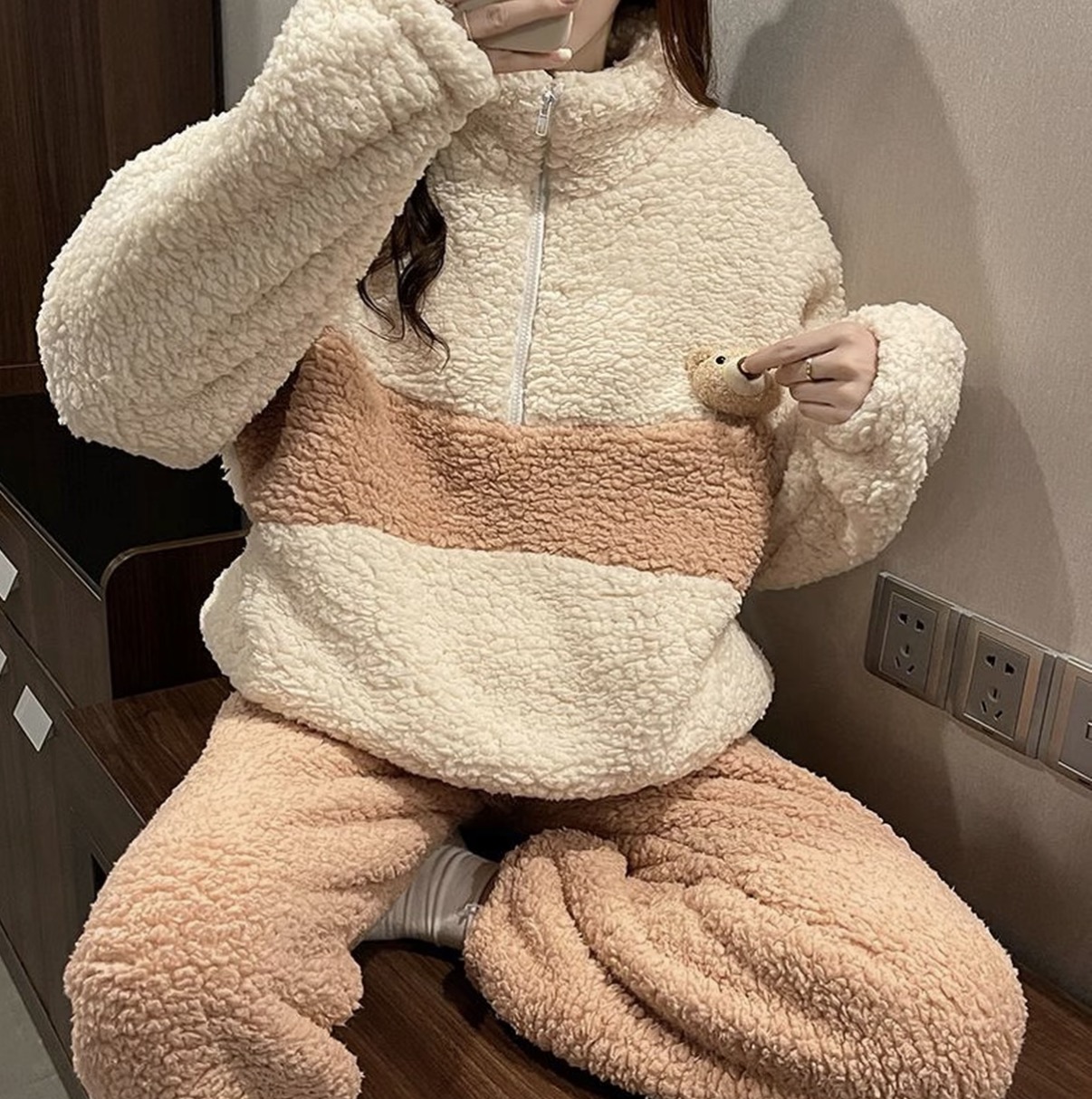 珊瑚绒睡衣女拉链保暖可外穿家居服套装拉链白拼卡色小熊