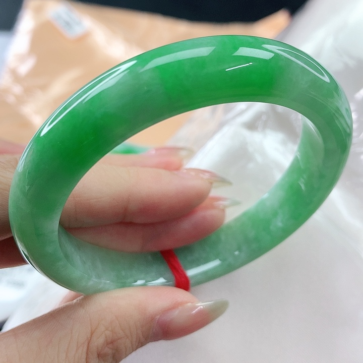未镶嵌手镯翡翠，668