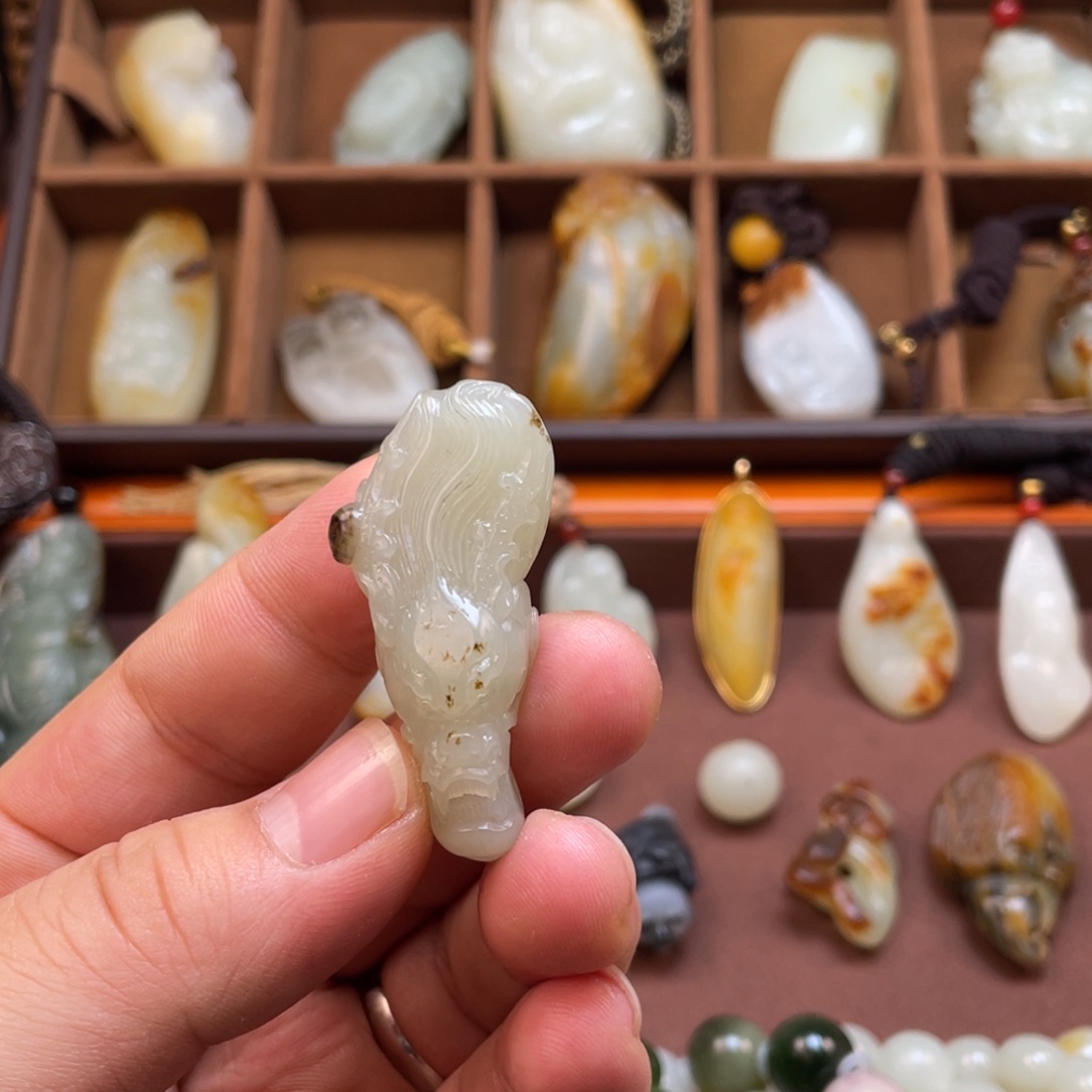 和田玉未镶嵌挂件