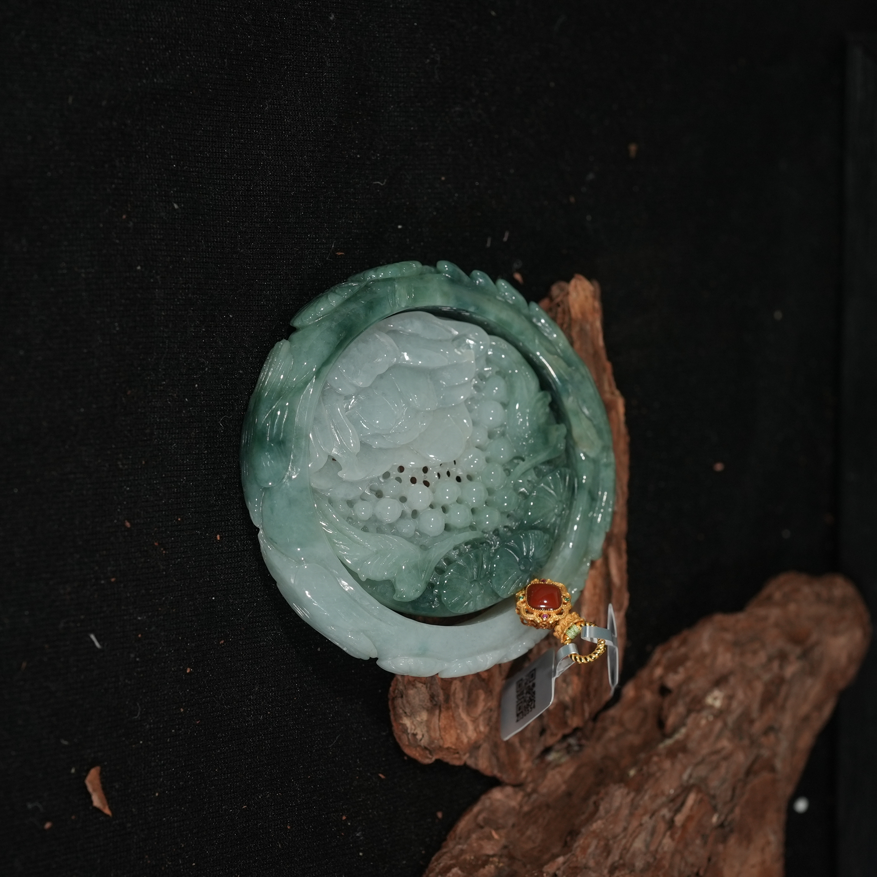 香港王老板-翡翠吊坠ke875