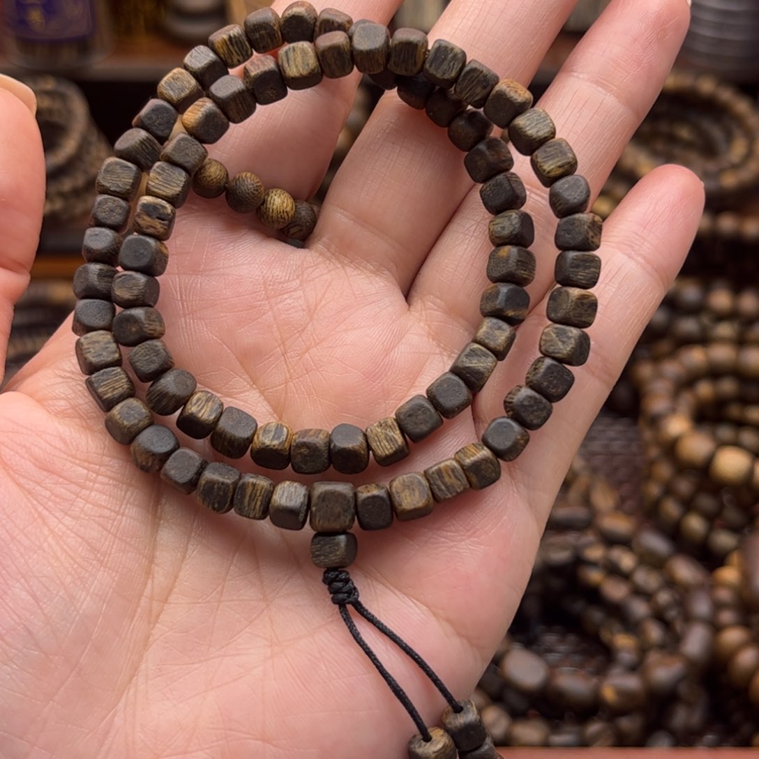 沉香l*H碎屑奇楠0.5沉水方糖10克