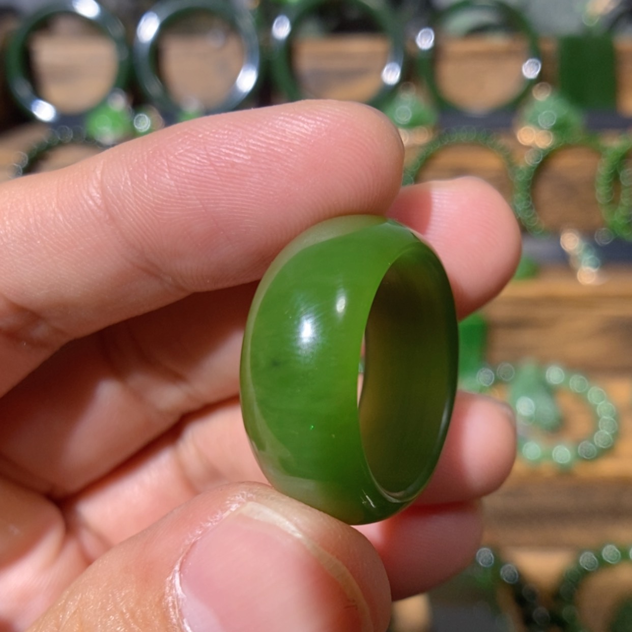 【闪购商品】吊坠(不含链)未镶嵌和田玉妍*俄料阳绿戒圈19/10.2