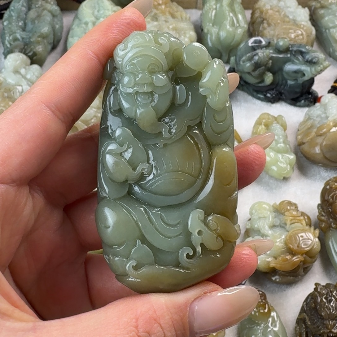 和田玉未镶嵌把件