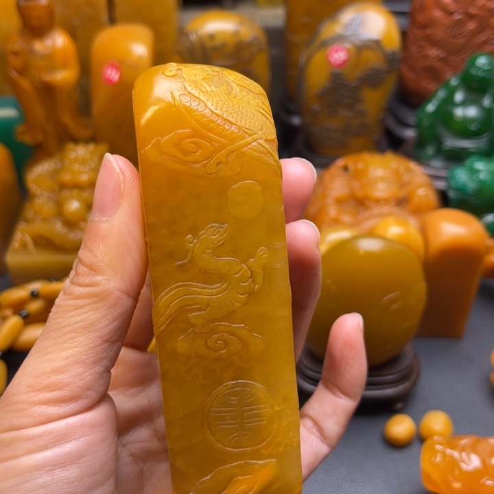 寿山石印石精****)题材：工艺品