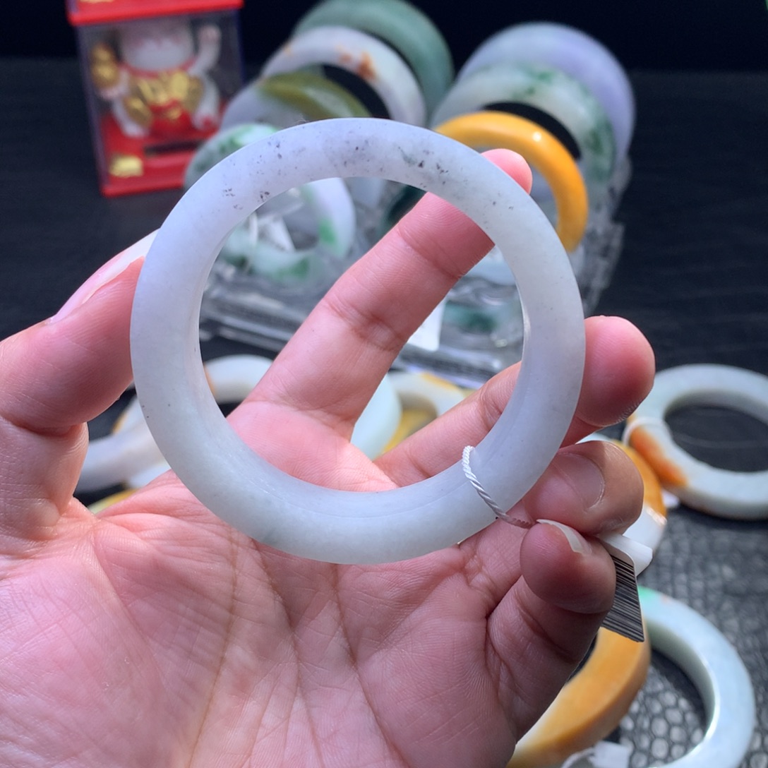 定制翡翠未镶嵌手镯