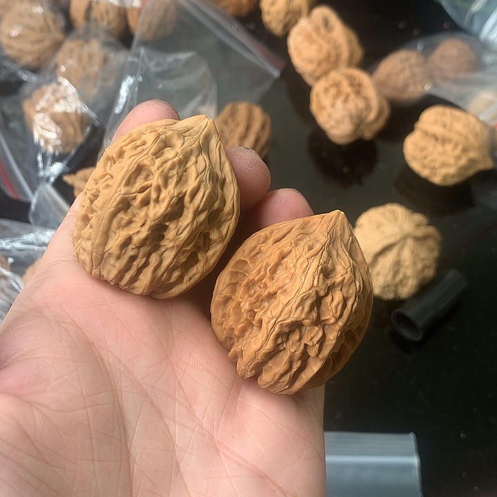 文玩核桃吊坠鸡心磕尖