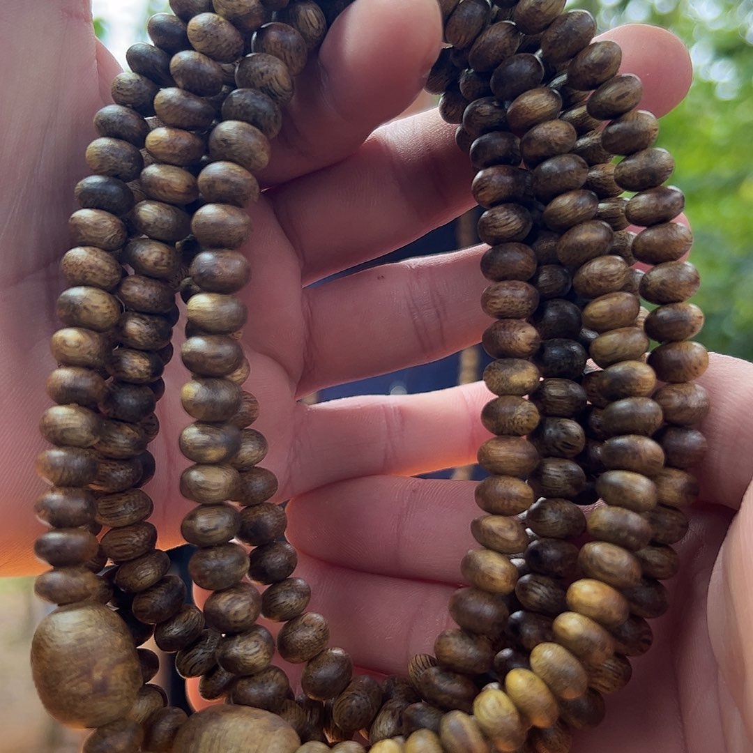 沉香手串白棋虫漏多圈设计款多样性发一条