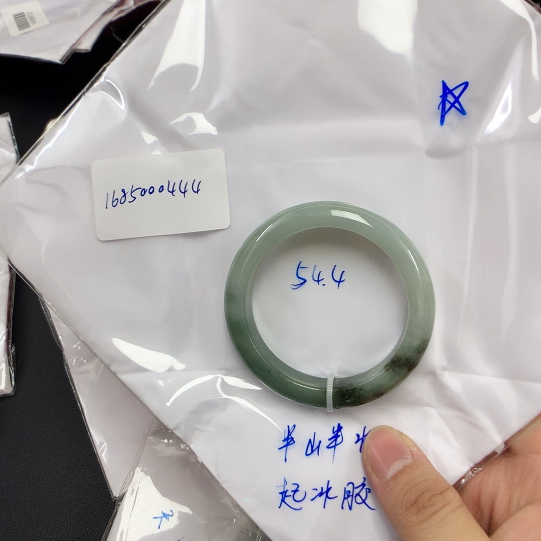 翡翠手镯未镶嵌天然缅甸翡翠手镯