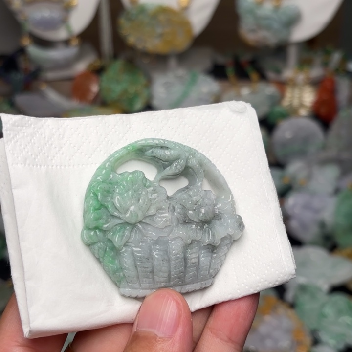 翡翠颈饰未镶嵌吊坠