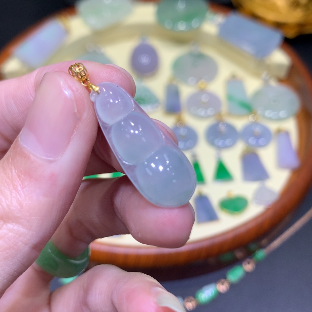 翡翠吊坠(不含链)18K金镶嵌