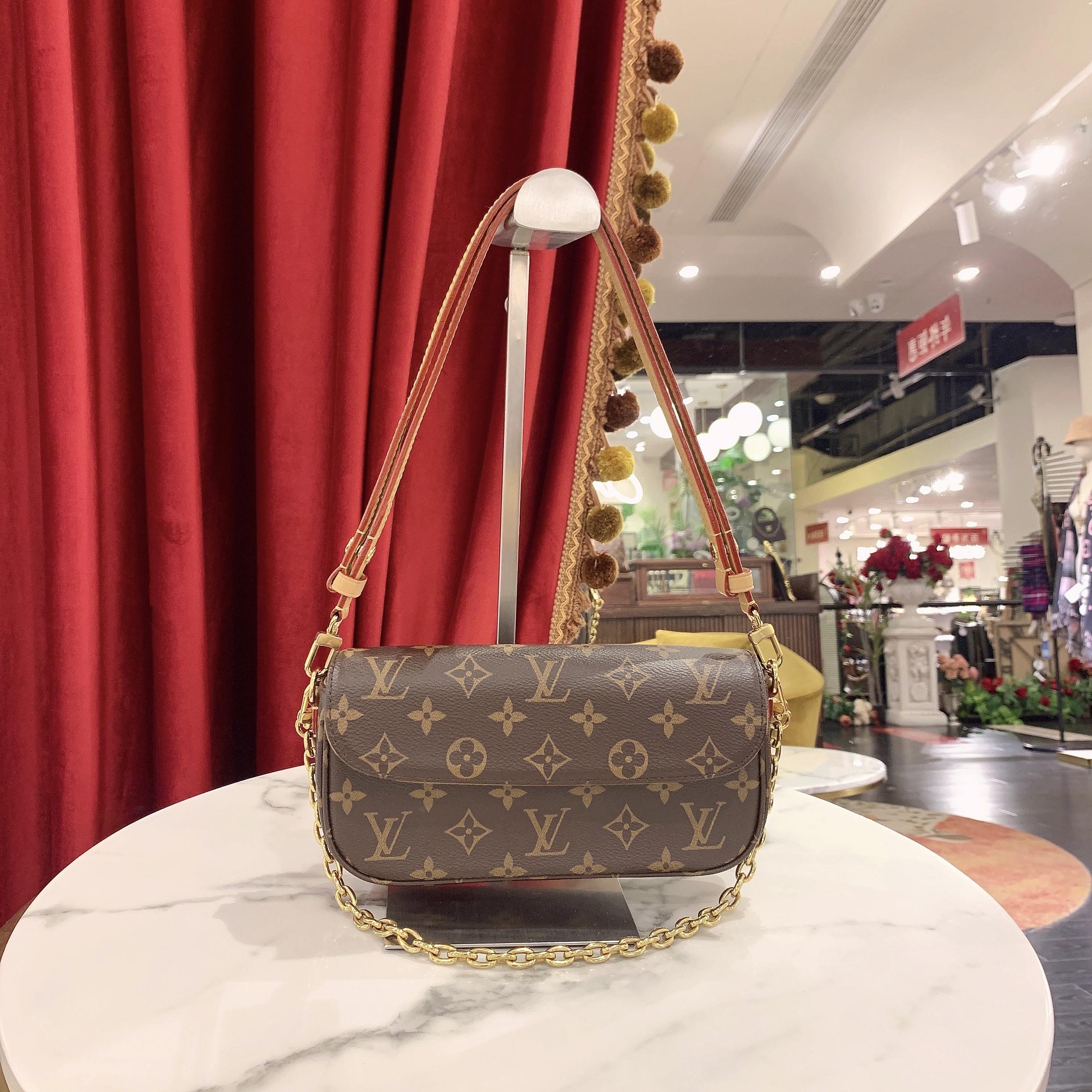 95新 LouisVuitton/路易威登 GGSivy老花金扣芯片款37686651