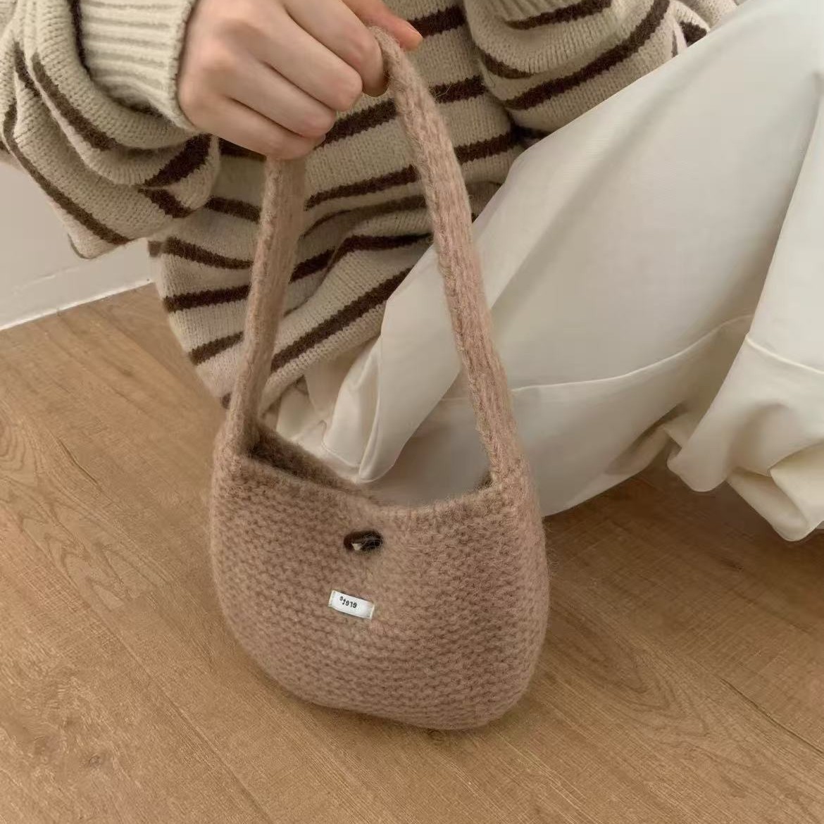 东大门同款简约秋冬时尚针织小包包手拎牛角扣复古手提毛线小包