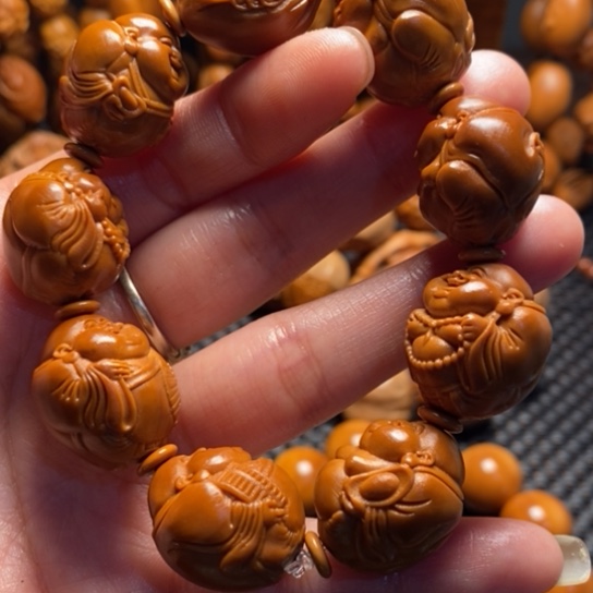 橄榄核吊坠光背弥勒