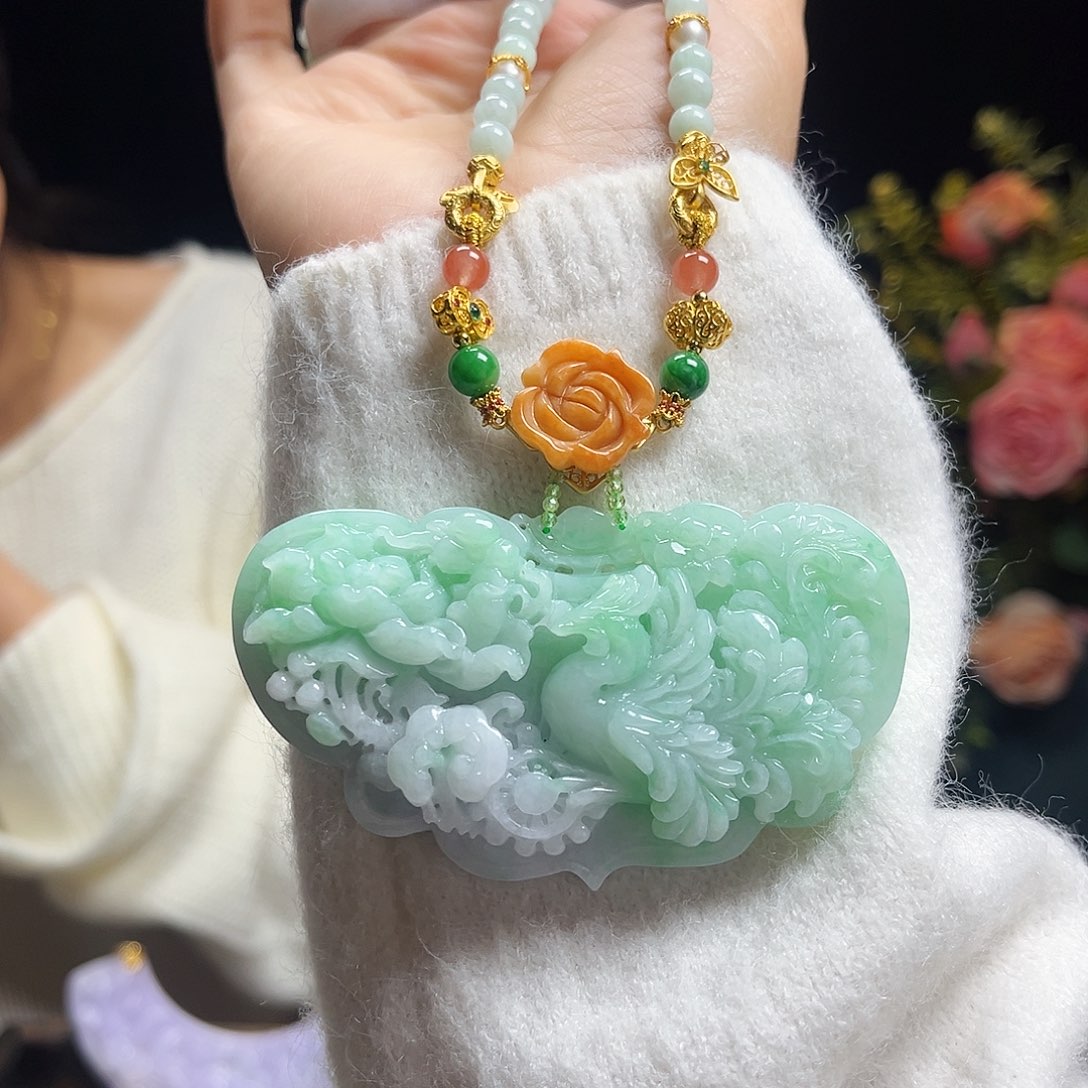 翡翠颈饰未镶嵌天然