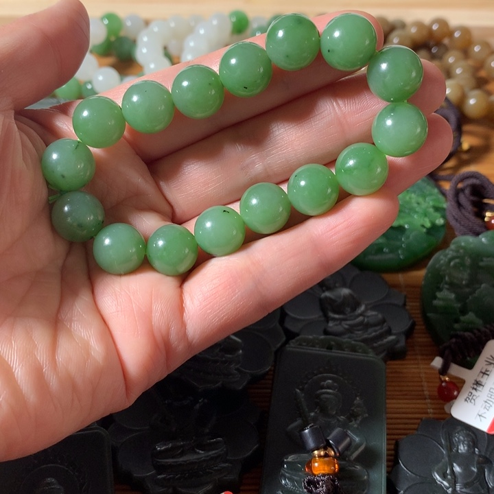 和田玉（碧玉）未镶嵌套链碧玉手串