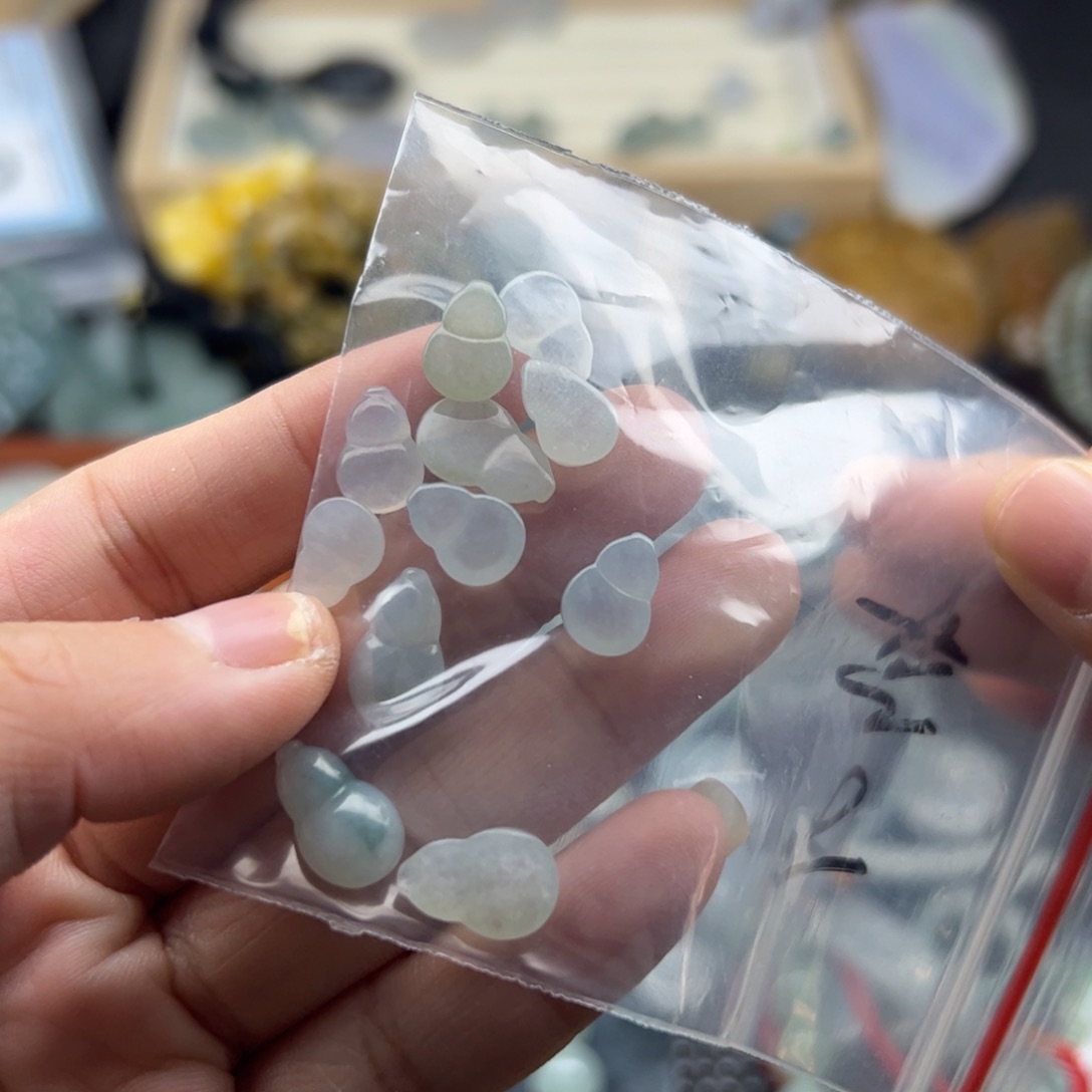 颈饰未镶嵌翡翠11件