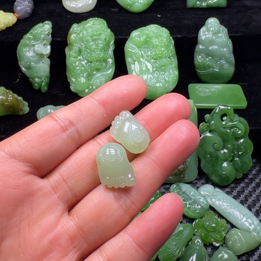 和田玉未镶嵌耳饰