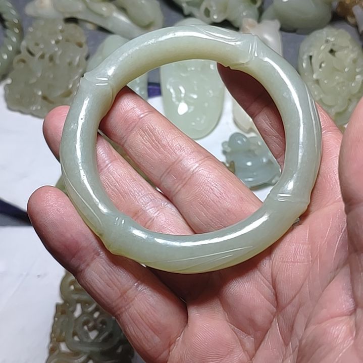 和田玉颈饰未镶嵌桃*