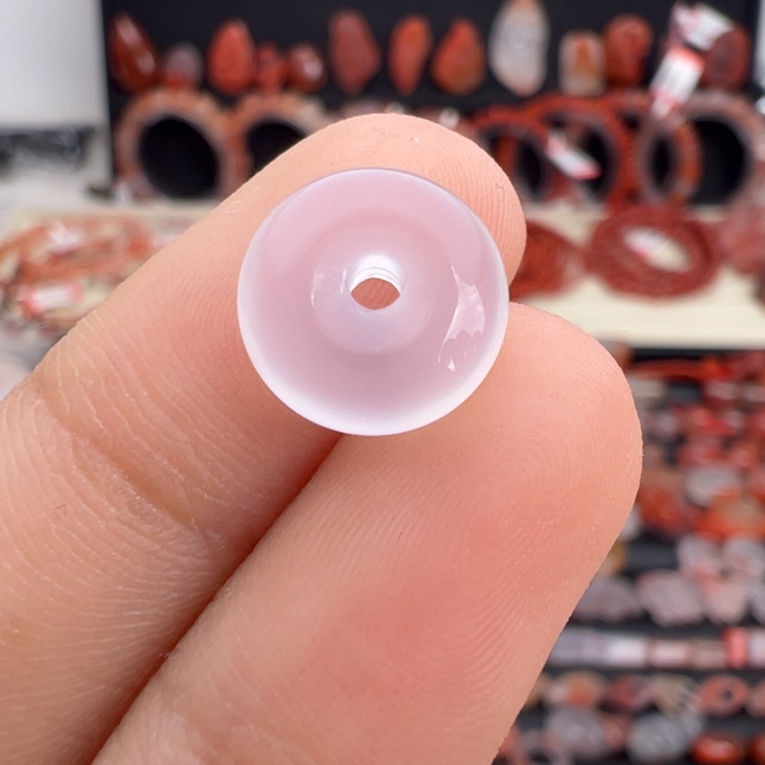 南红玛瑙未镶嵌颈饰平安扣