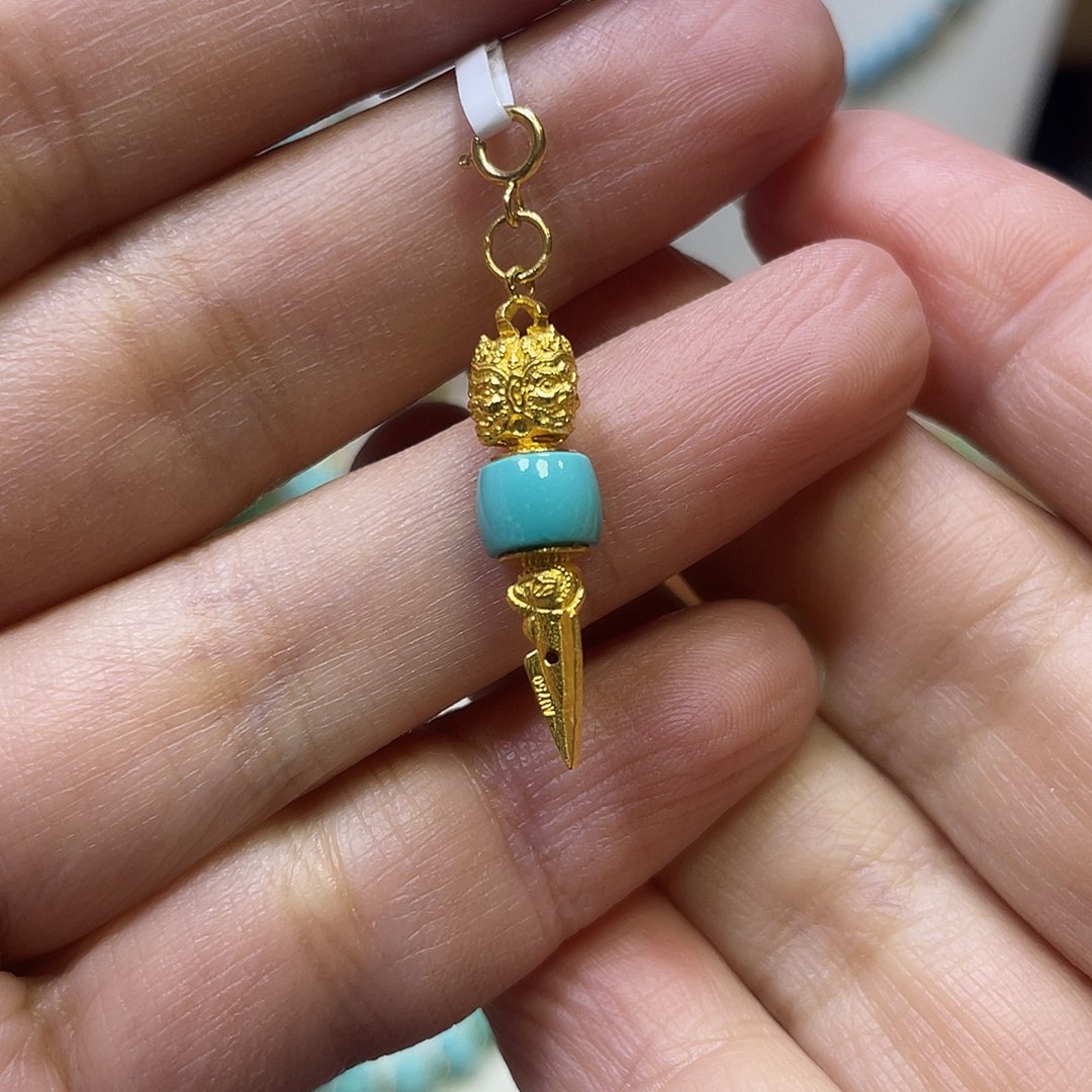 绿松石18K金镶嵌吊坠