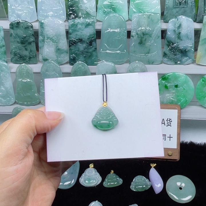 颈饰18K金镶嵌翡翠佛公