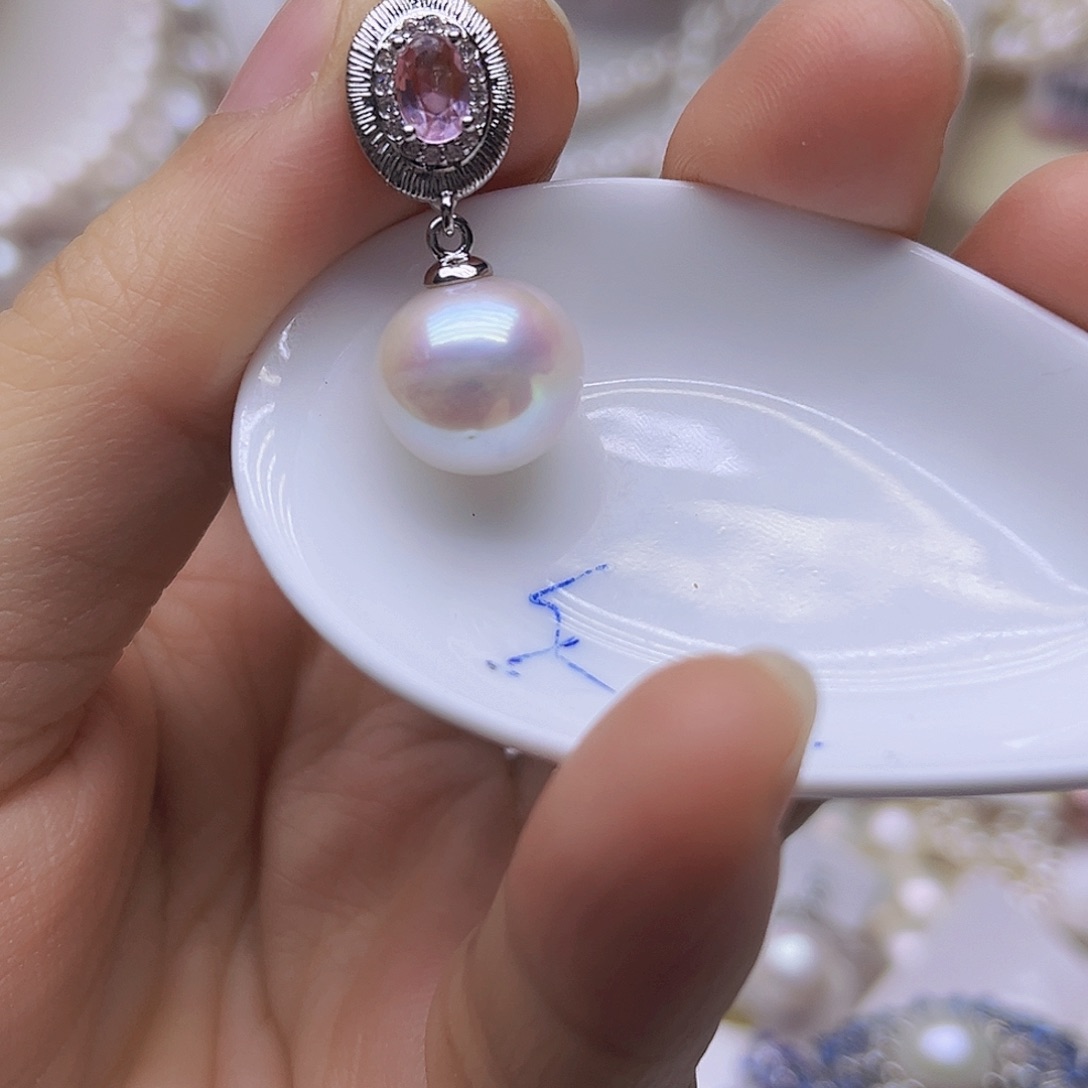 淡水珍珠吊坠或者耳钉未镶嵌