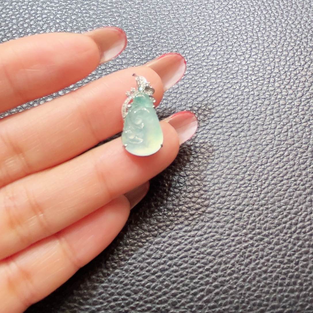 翡翠吊坠(不含链)18K金镶嵌