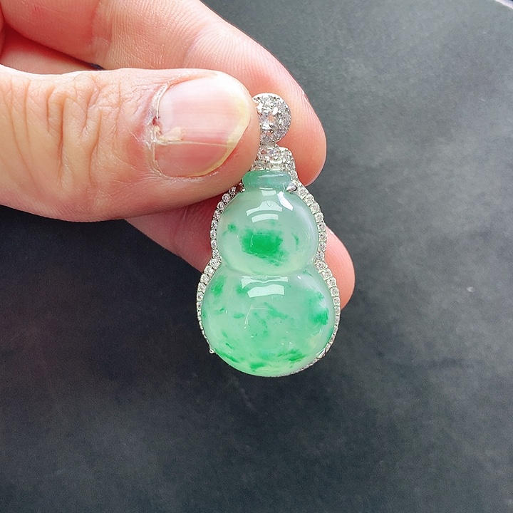 石英质玉未镶嵌颈饰