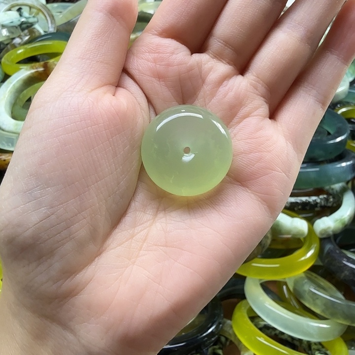 未镶嵌蛇纹石玉手镯