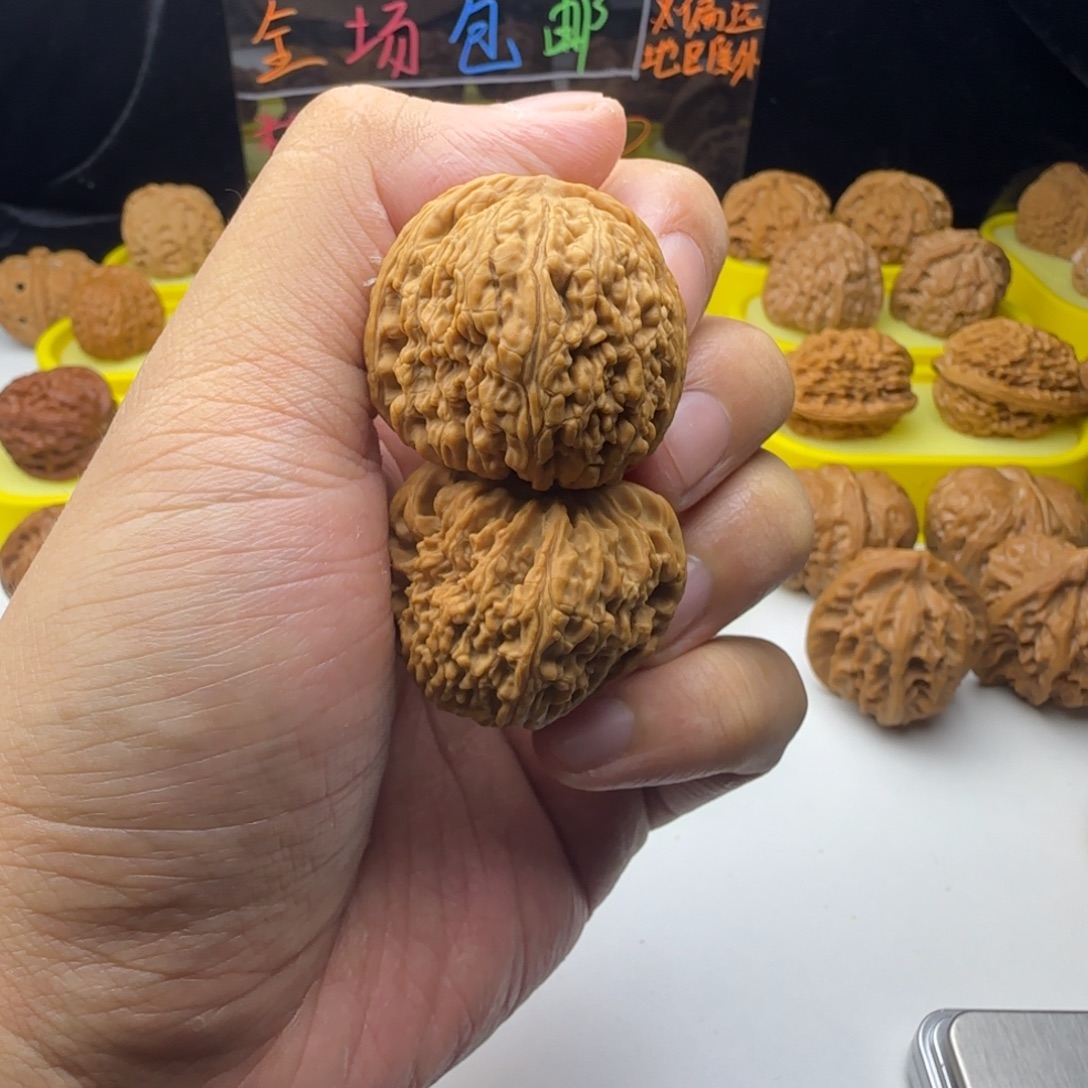 文玩核桃把件全品南疆石尺寸36