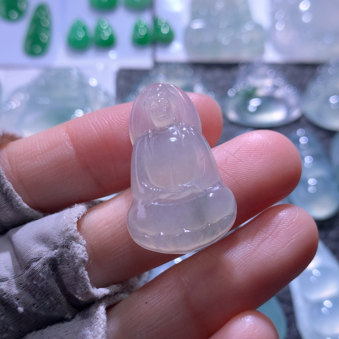 翡翠未镶嵌颈饰叶子