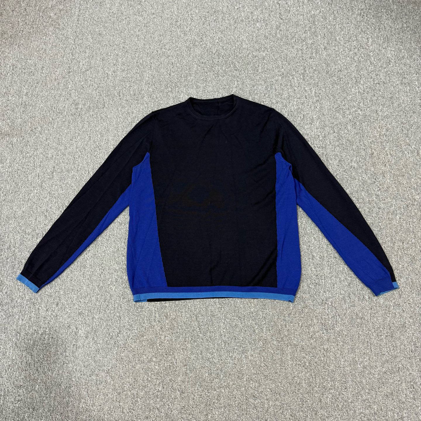 95新 Prada/普拉达 18721747黑蓝拼色羊毛针织衫 48码95新 少领标