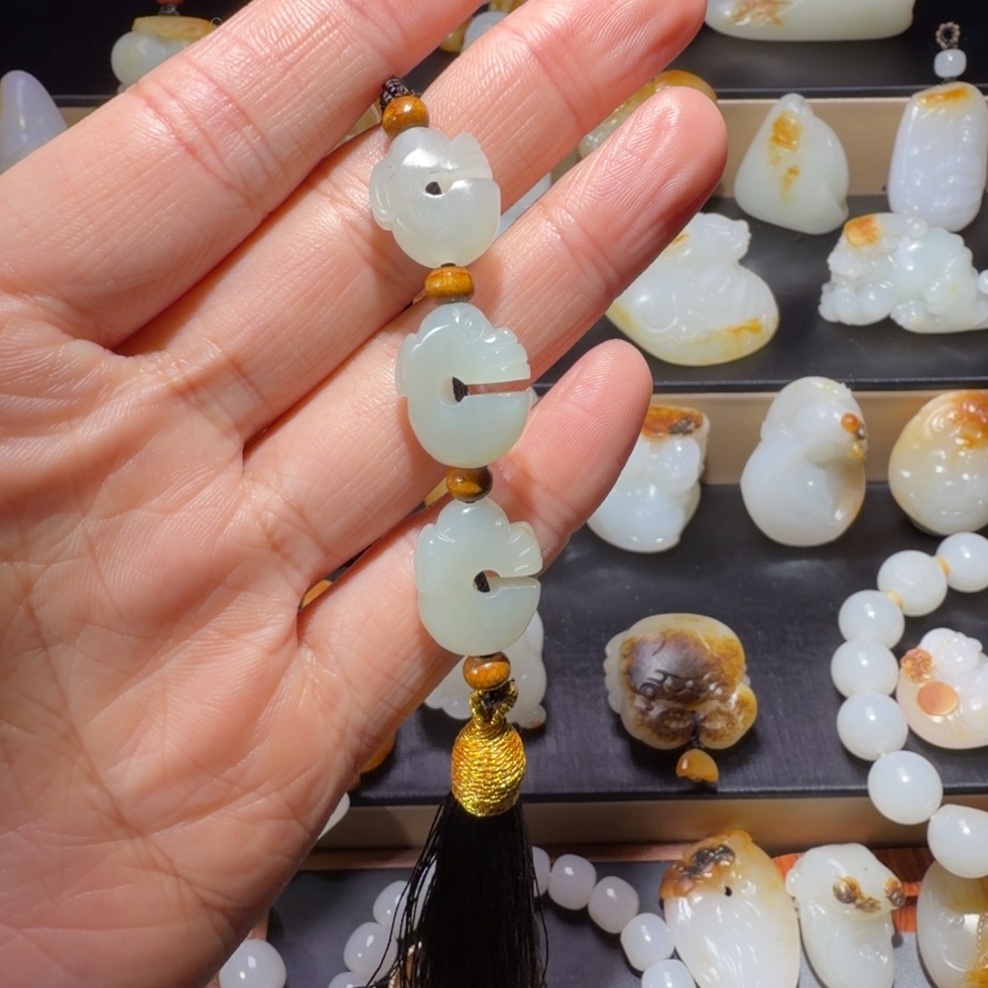 麻***拌和田玉未镶嵌颈饰