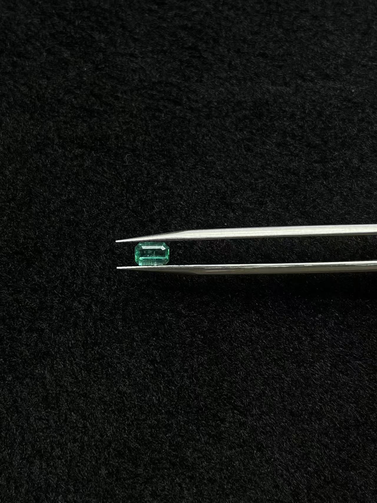 0.545ct玻璃体祖母绿，火彩超棒！