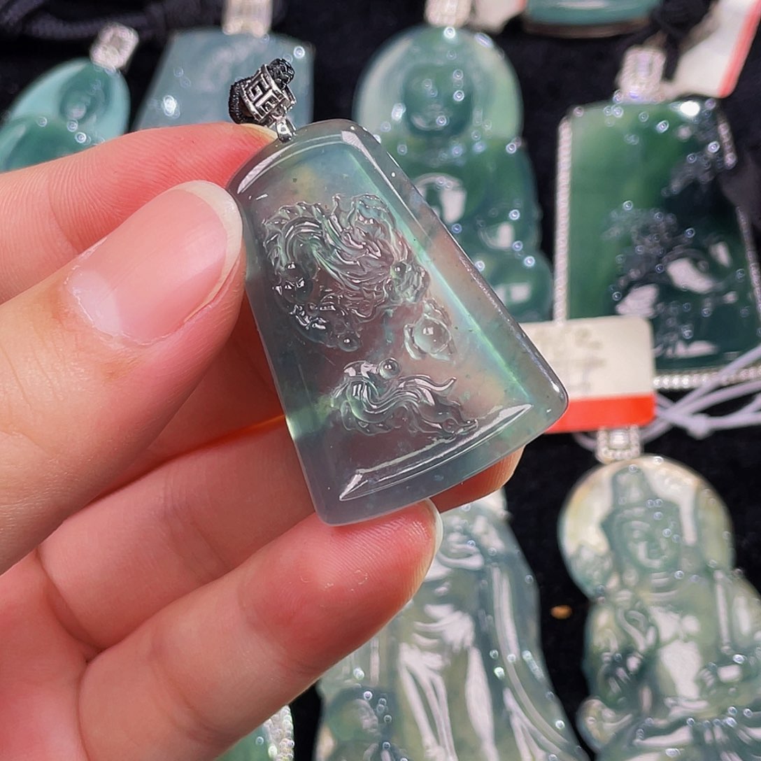 翡翠颈饰18K金镶嵌47，