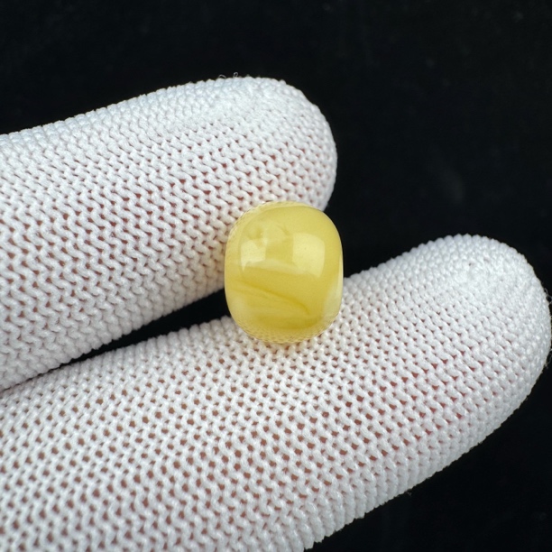 J5327天然原矿俄料蜜蜡 墩子 11.1*8.8mm支持复检