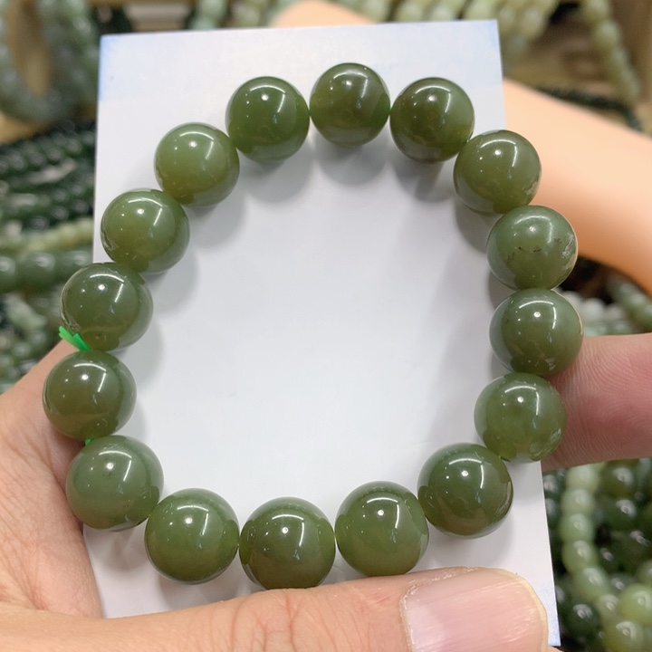 杨***头和田玉未镶嵌珠宝奇石