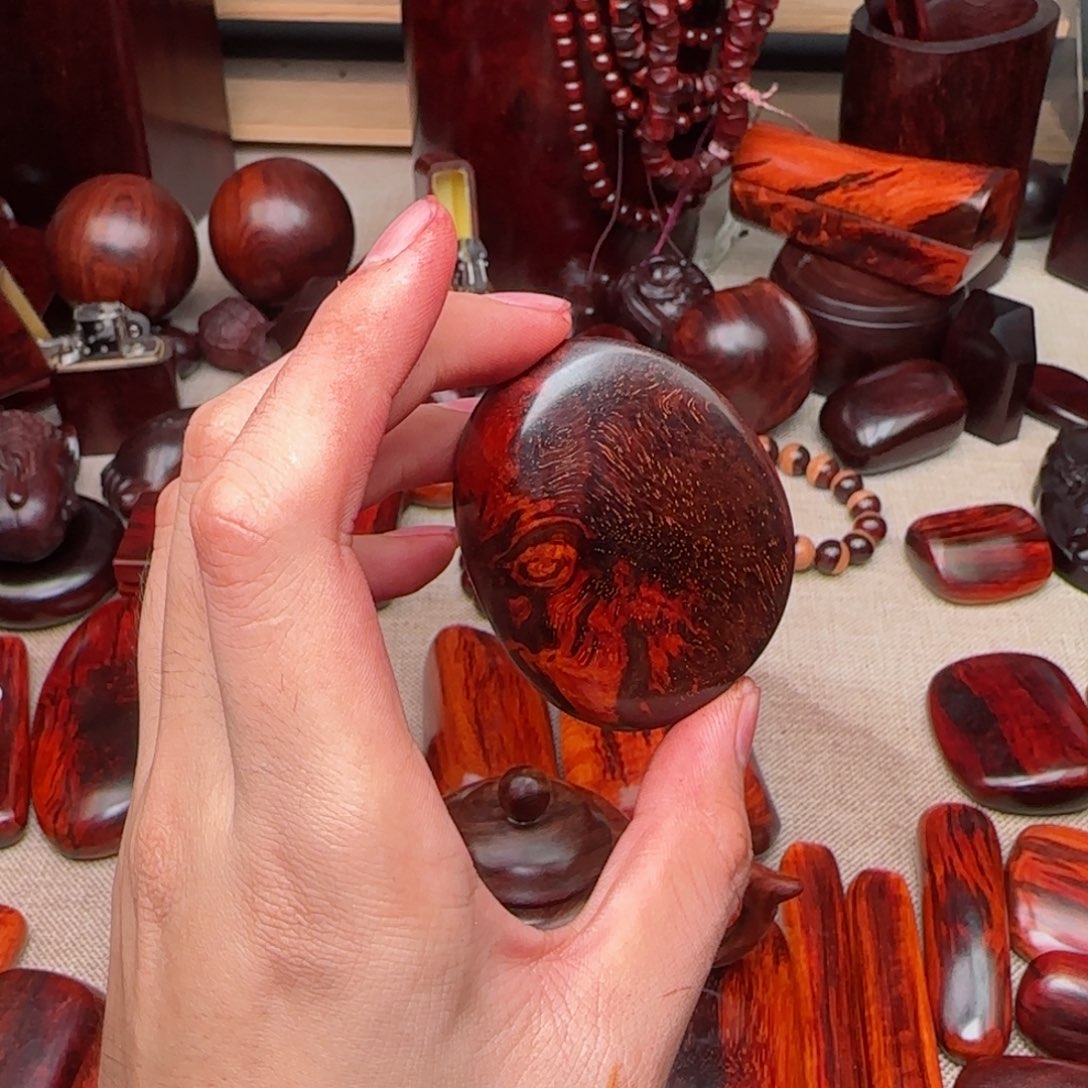 可***为檀香紫檀（小叶紫檀）