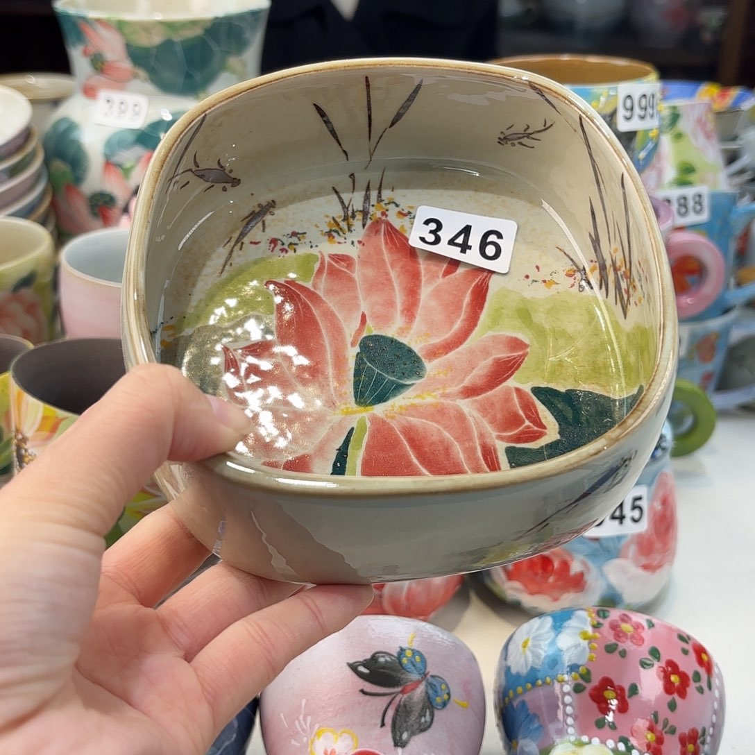 瓷片兔兔好可爱呀打