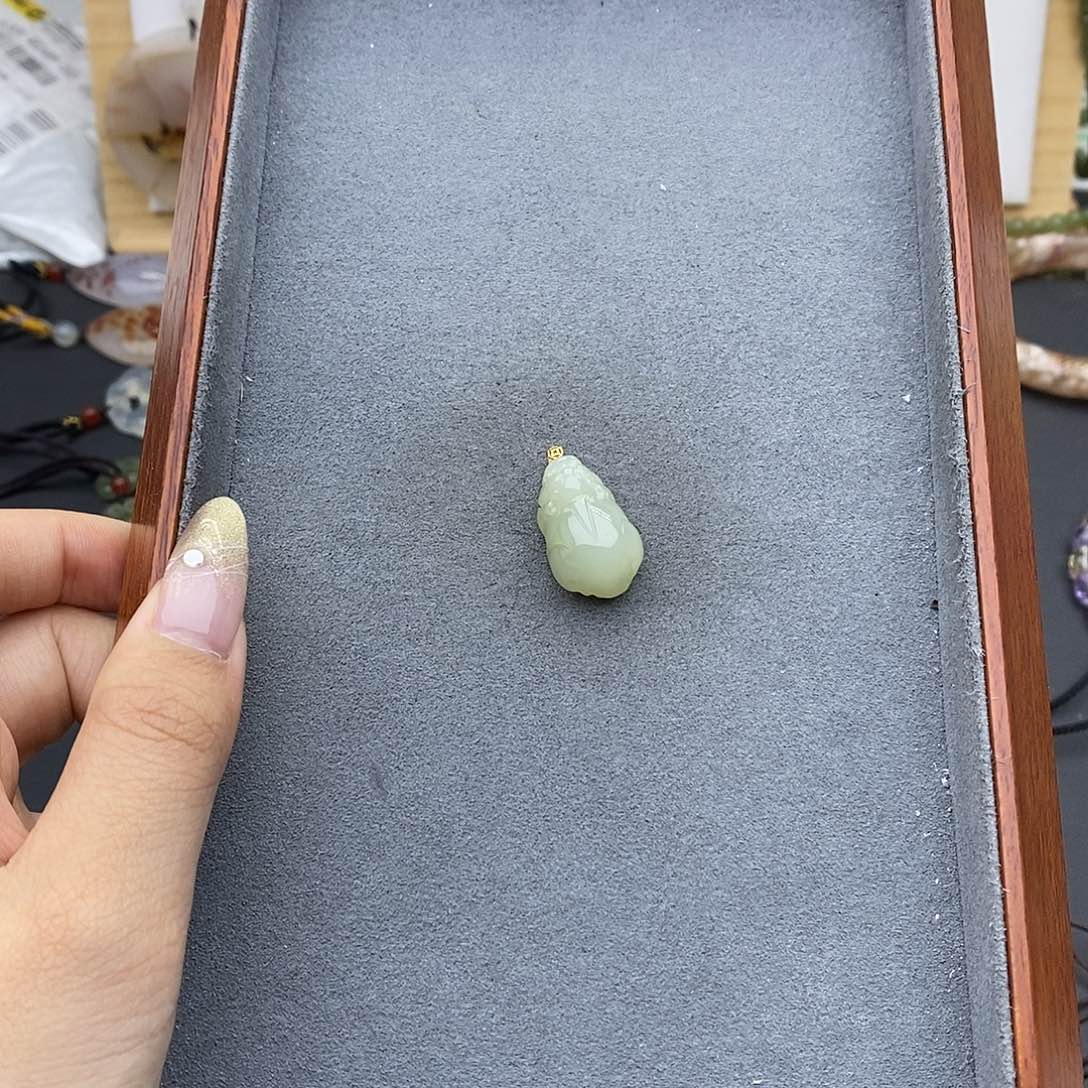 和田玉吊坠(不含链)18K金镶嵌