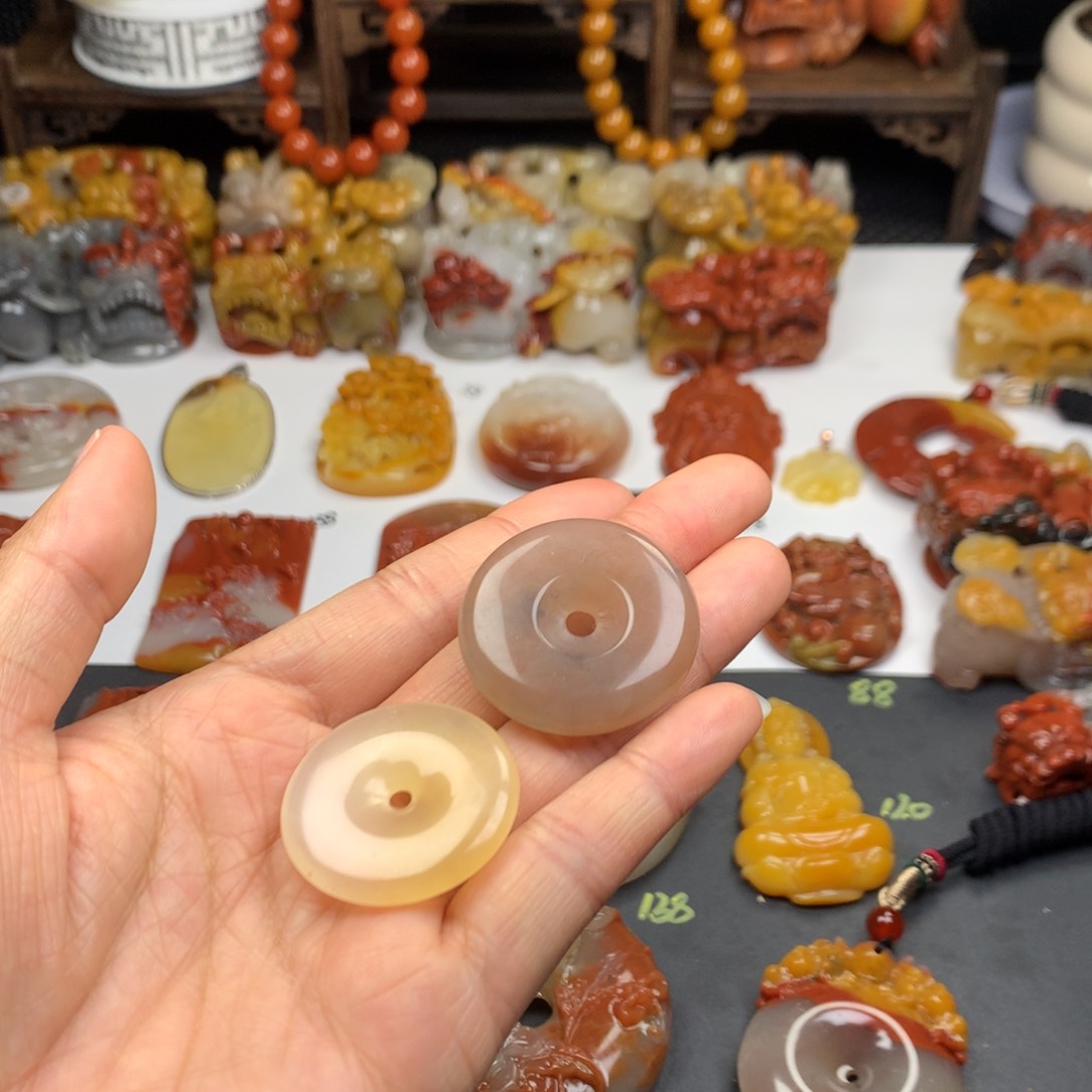 石英质玉（黄龙玉）挂件未镶嵌