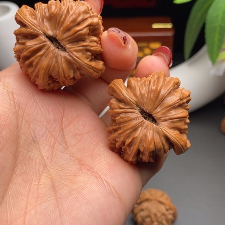 文玩核桃把件四座楼狮子头