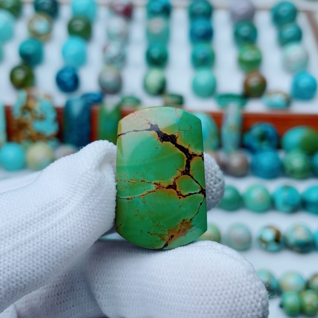 未镶嵌绿松石珠宝奇石