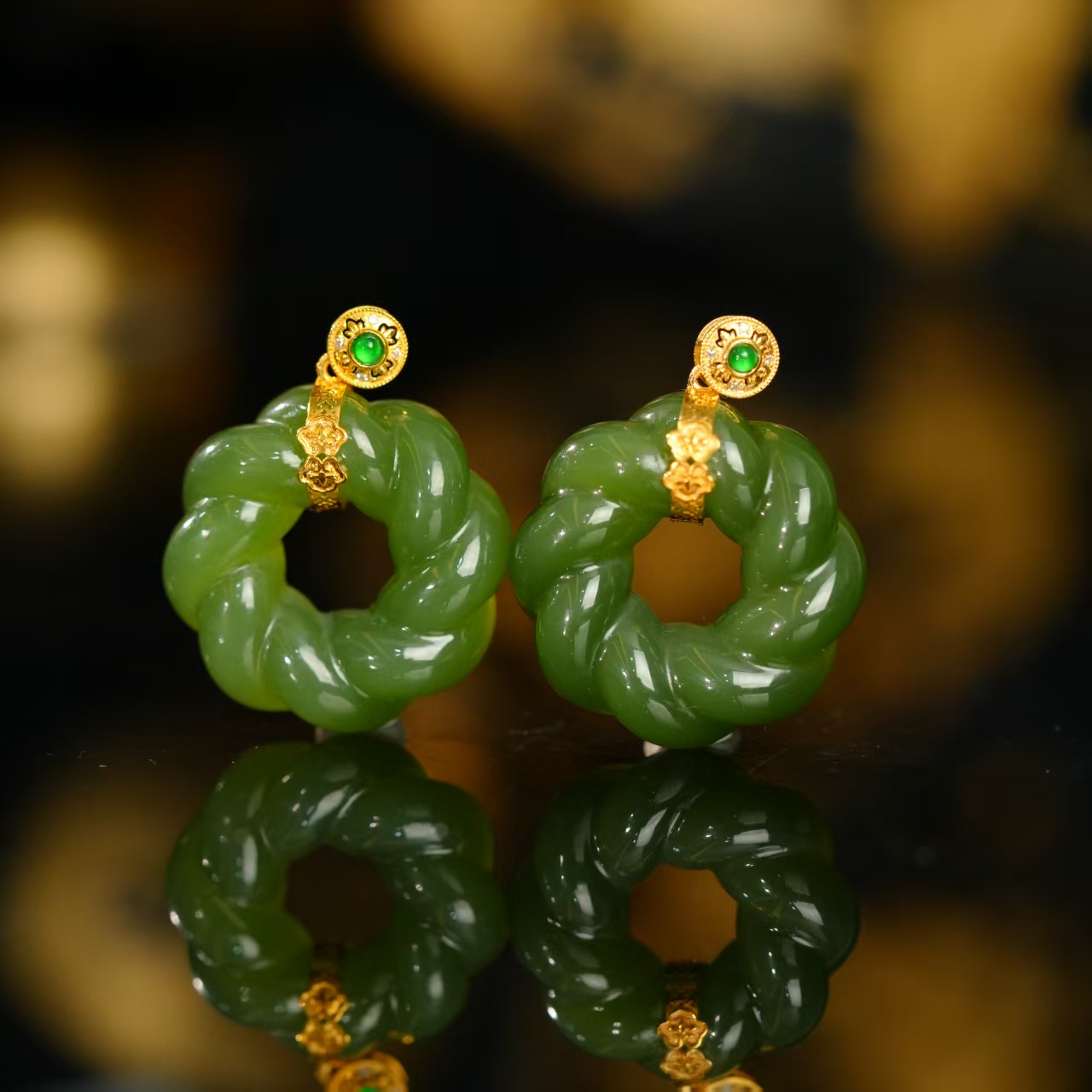 【初见珠宝】18K金和田玉麻花扣吊坠27-3CH109X686【多样性发一】24mm